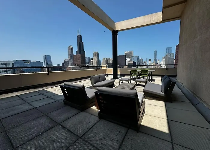 Downtown Penthouse 3bd Views Parking Gym #2