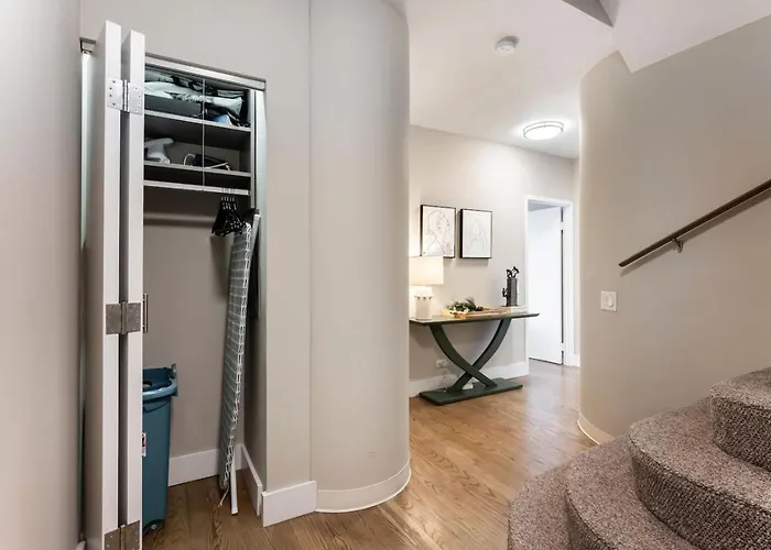Downtown Penthouse 3bd Views Parking Gym #2 Appartement